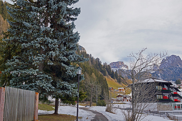 A walk down to Ortisei to see the world cup downhill ski race