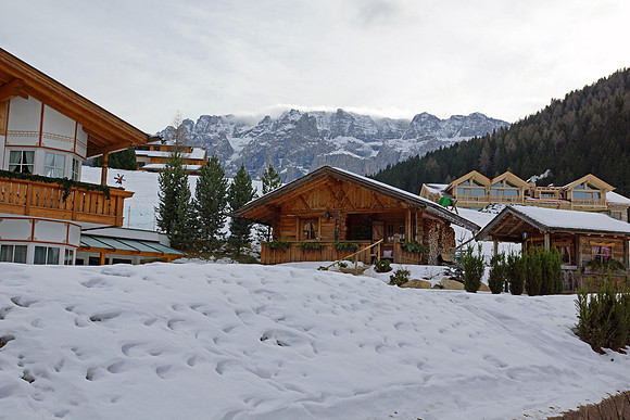 A walk down to Ortisei to see the world cup downhill ski race