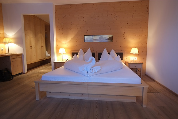 Hotel Nives - highly recommend here