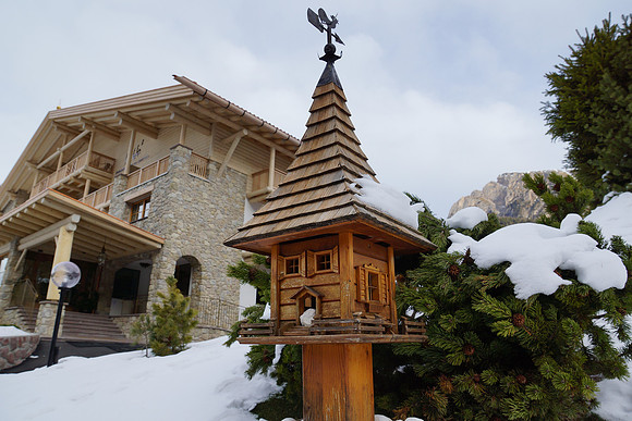 A walk down to Ortisei to see the world cup downhill ski race