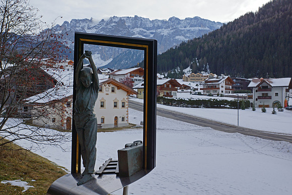 A walk down to Ortisei to see the world cup downhill ski race