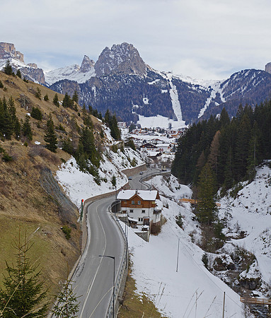 A walk down to Ortisei to see the world cup downhill ski race